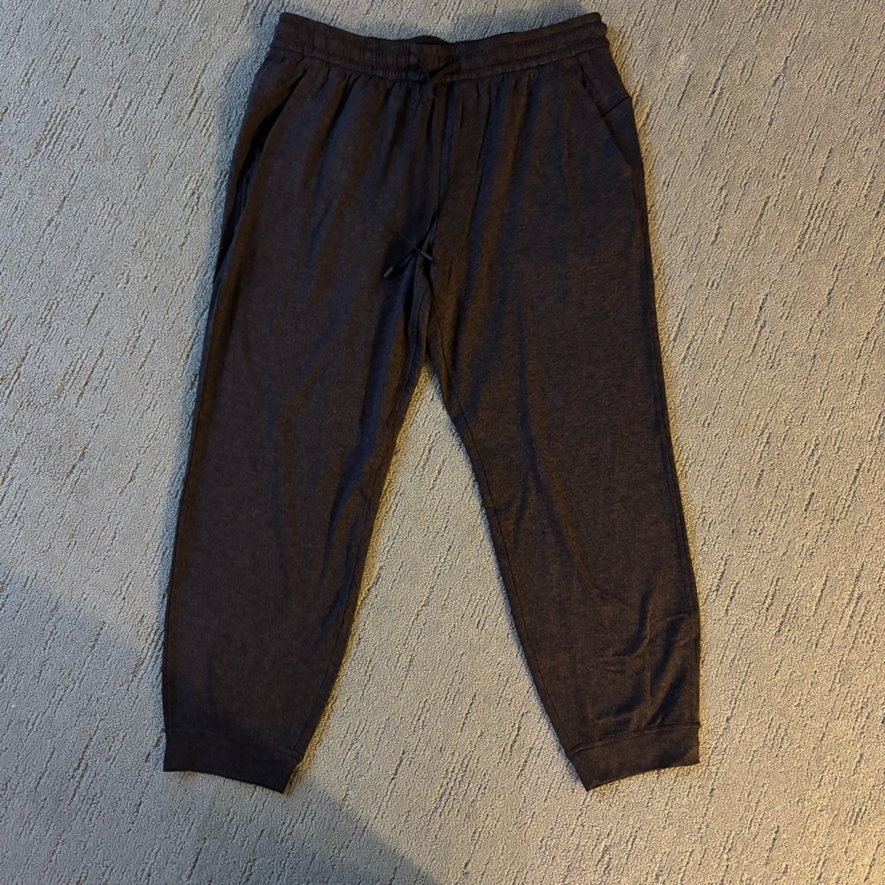 Lululemon Joggers 7/8 soft jersey classic fit size 10